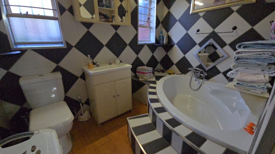 4 Bedroom Property for Sale in Karenpark Gauteng