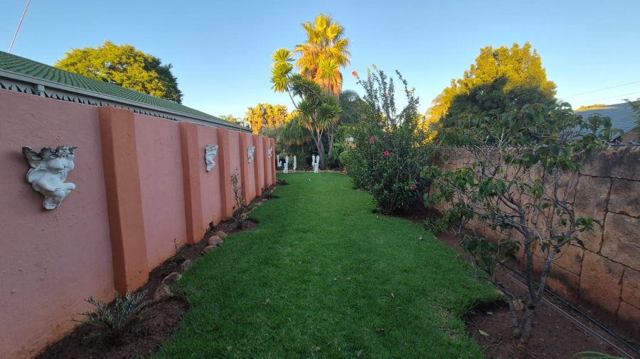 4 Bedroom Property for Sale in Karenpark Gauteng