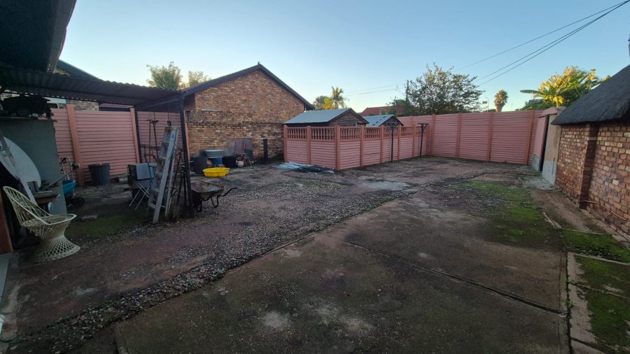 4 Bedroom Property for Sale in Karenpark Gauteng