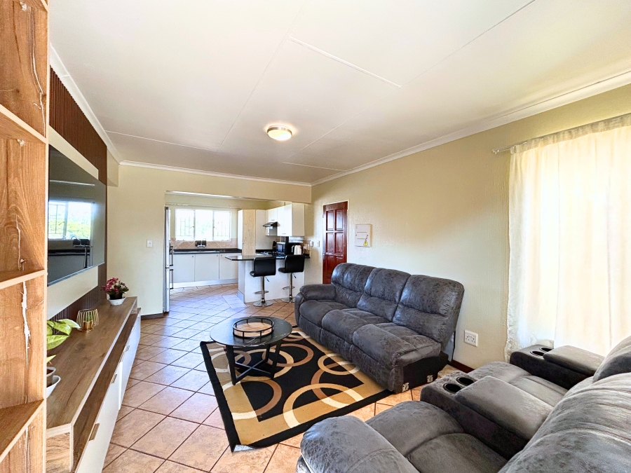 3 Bedroom Property for Sale in Die Hoewes Gauteng