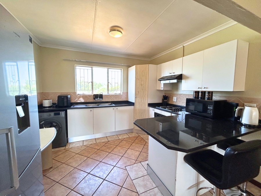 3 Bedroom Property for Sale in Die Hoewes Gauteng
