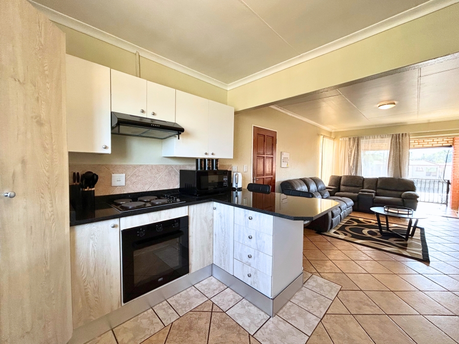 3 Bedroom Property for Sale in Die Hoewes Gauteng