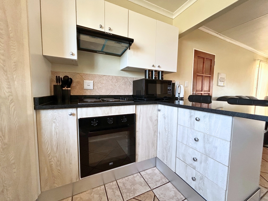 3 Bedroom Property for Sale in Die Hoewes Gauteng