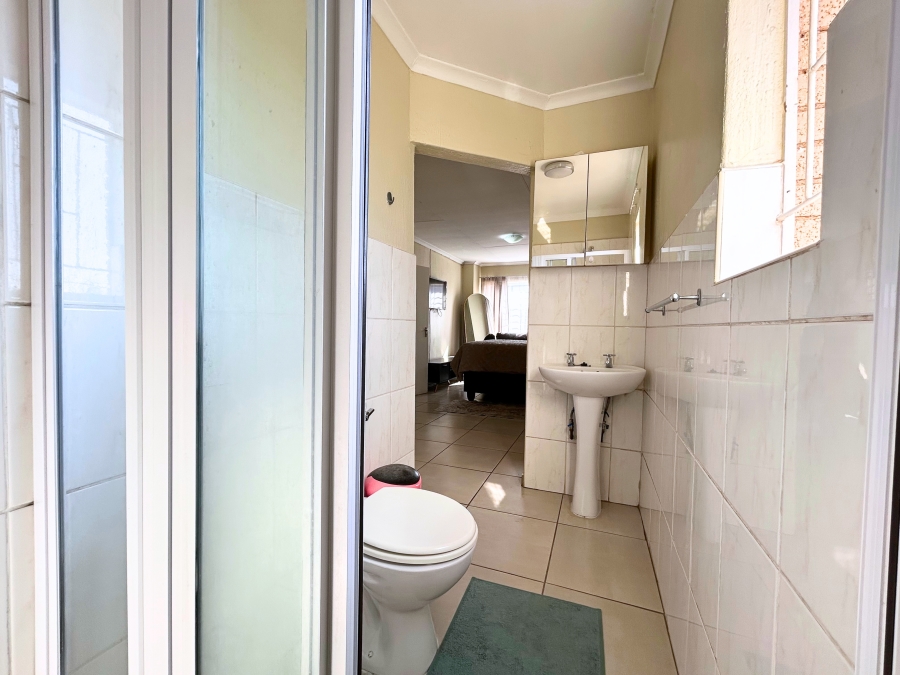 3 Bedroom Property for Sale in Die Hoewes Gauteng