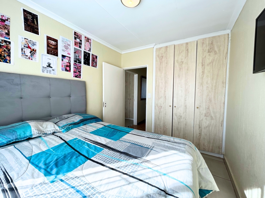 3 Bedroom Property for Sale in Die Hoewes Gauteng