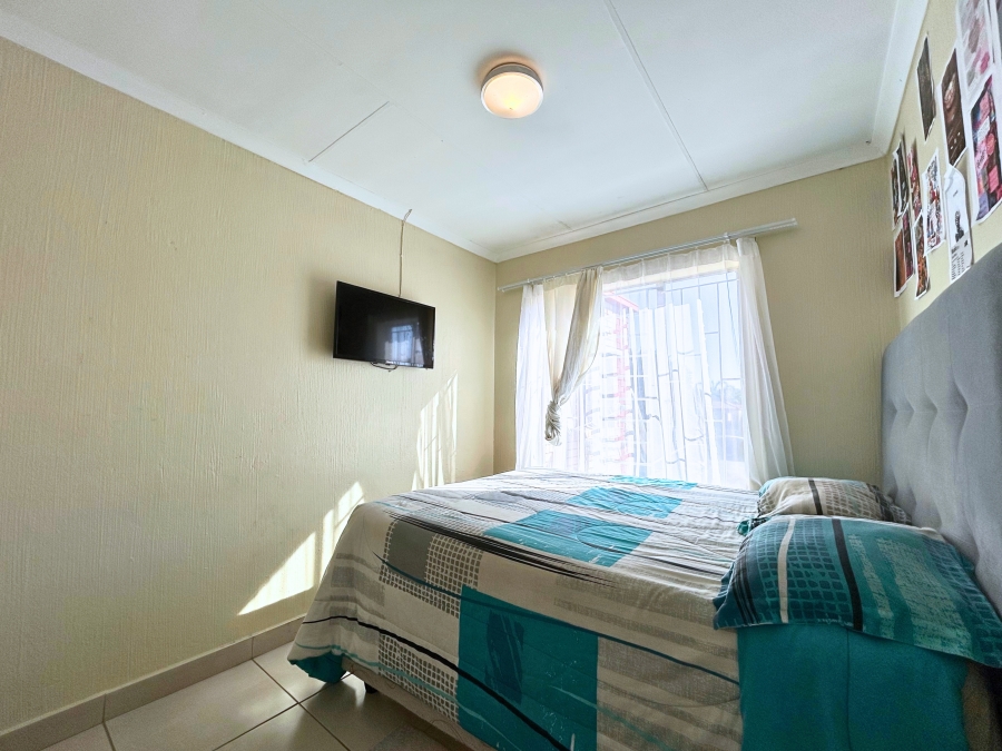 3 Bedroom Property for Sale in Die Hoewes Gauteng