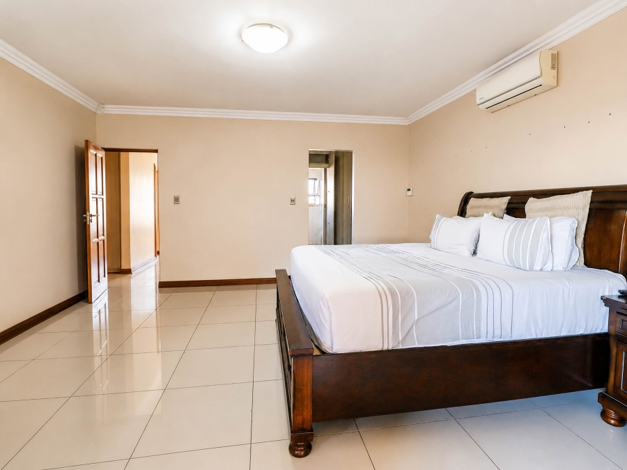 5 Bedroom Property for Sale in Thatchfield Estate Gauteng