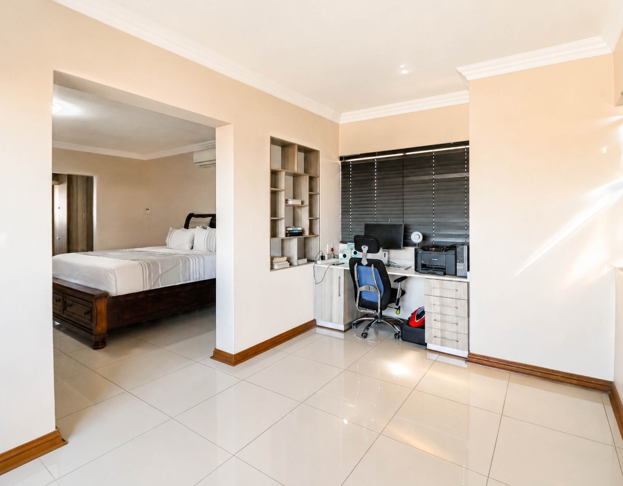 5 Bedroom Property for Sale in Thatchfield Estate Gauteng