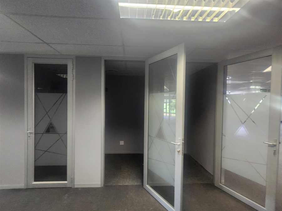 To Let Commercial Property for Rent in Wierda Valley Gauteng