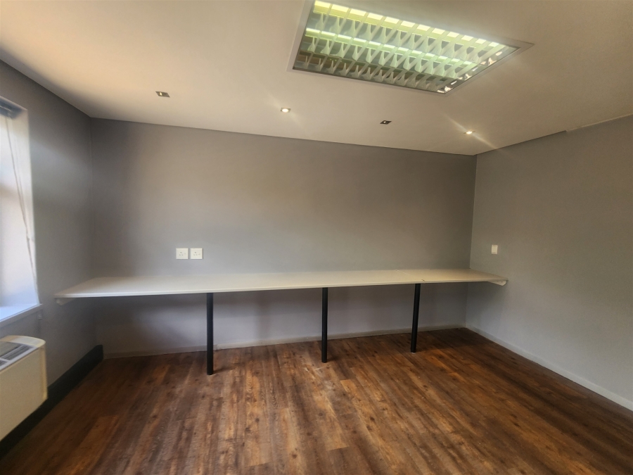 To Let Commercial Property for Rent in Wierda Valley Gauteng