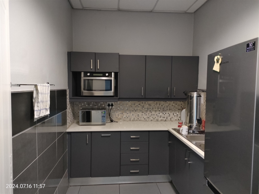 To Let Commercial Property for Rent in Mostyn Park Gauteng