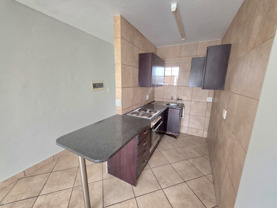 2 Bedroom Property for Sale in Kosmosdal Gauteng
