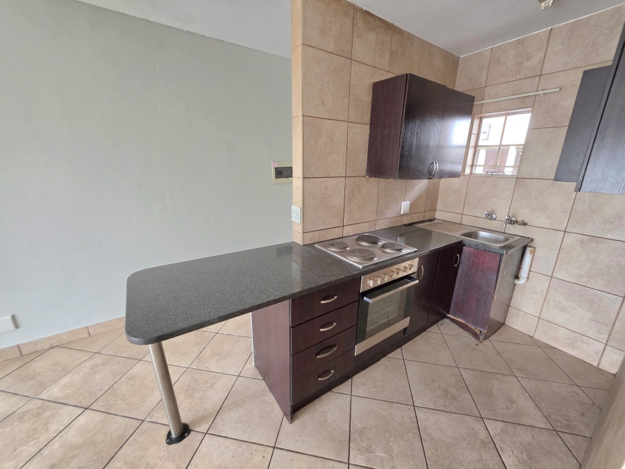 2 Bedroom Property for Sale in Kosmosdal Gauteng