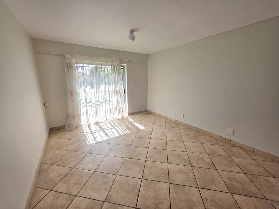 2 Bedroom Property for Sale in Kosmosdal Gauteng