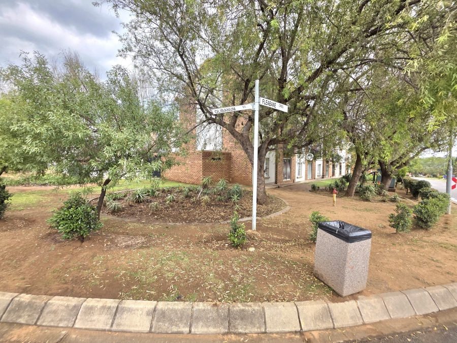 2 Bedroom Property for Sale in Kosmosdal Gauteng