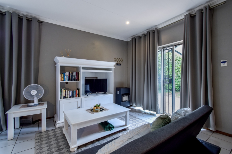 5 Bedroom Property for Sale in Wierda Park Gauteng