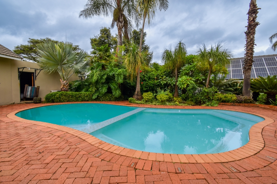 5 Bedroom Property for Sale in Wierda Park Gauteng