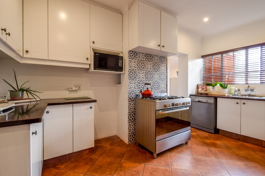 5 Bedroom Property for Sale in Wierda Park Gauteng