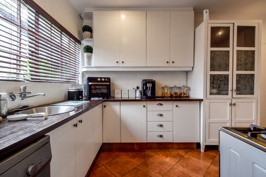 5 Bedroom Property for Sale in Wierda Park Gauteng