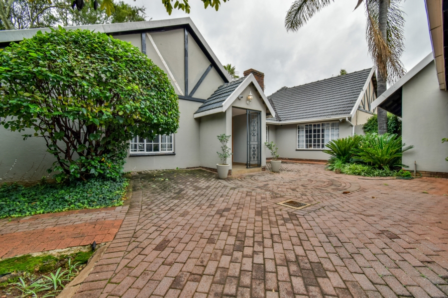 5 Bedroom Property for Sale in Wierda Park Gauteng