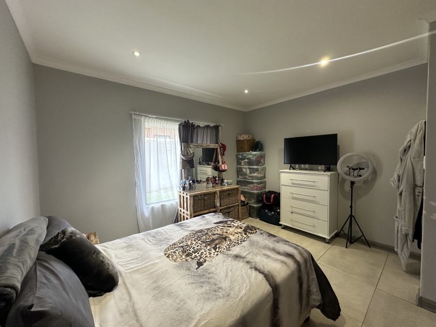 To Let 1 Bedroom Property for Rent in Chartwell Gauteng
