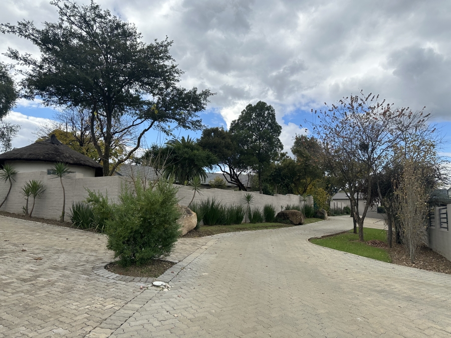 To Let 1 Bedroom Property for Rent in Chartwell Gauteng
