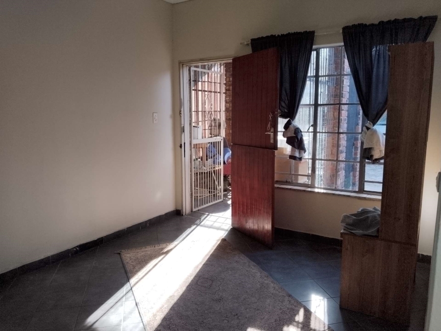 5 Bedroom Property for Sale in Kameeldrift West Gauteng