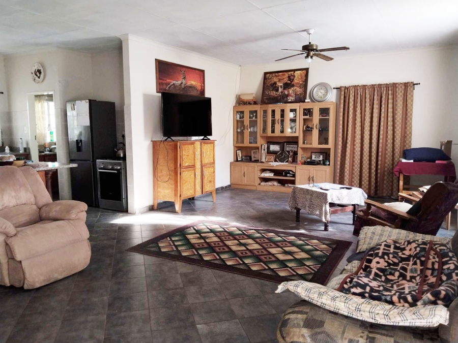 5 Bedroom Property for Sale in Kameeldrift West Gauteng