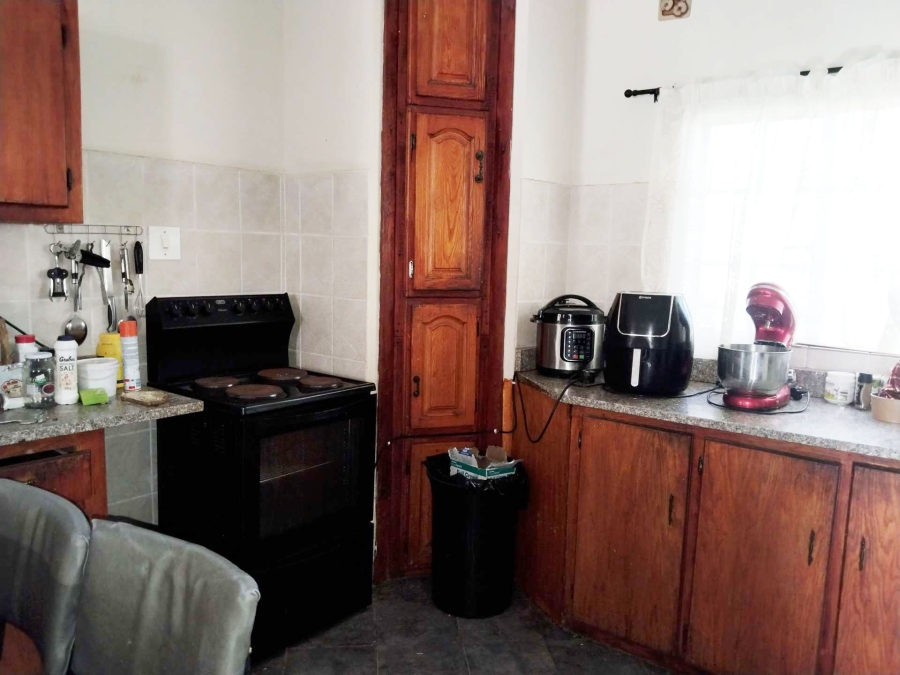 5 Bedroom Property for Sale in Kameeldrift West Gauteng