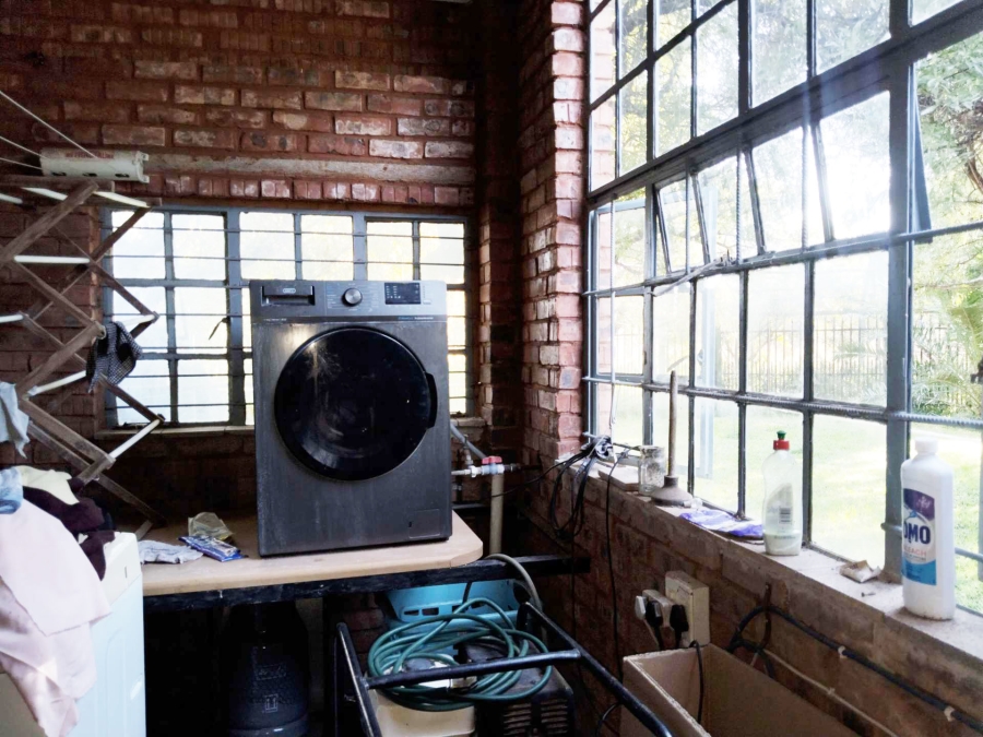 5 Bedroom Property for Sale in Kameeldrift West Gauteng