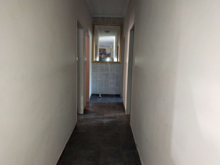 5 Bedroom Property for Sale in Kameeldrift West Gauteng