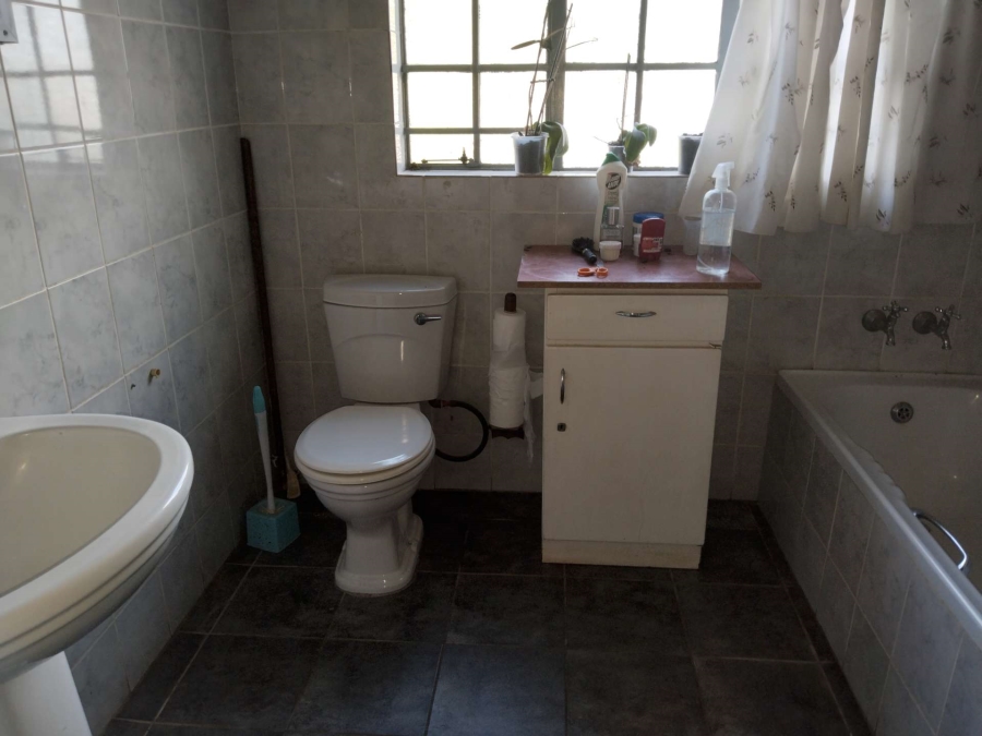 5 Bedroom Property for Sale in Kameeldrift West Gauteng