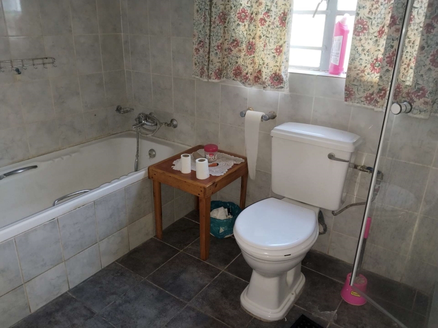 5 Bedroom Property for Sale in Kameeldrift West Gauteng