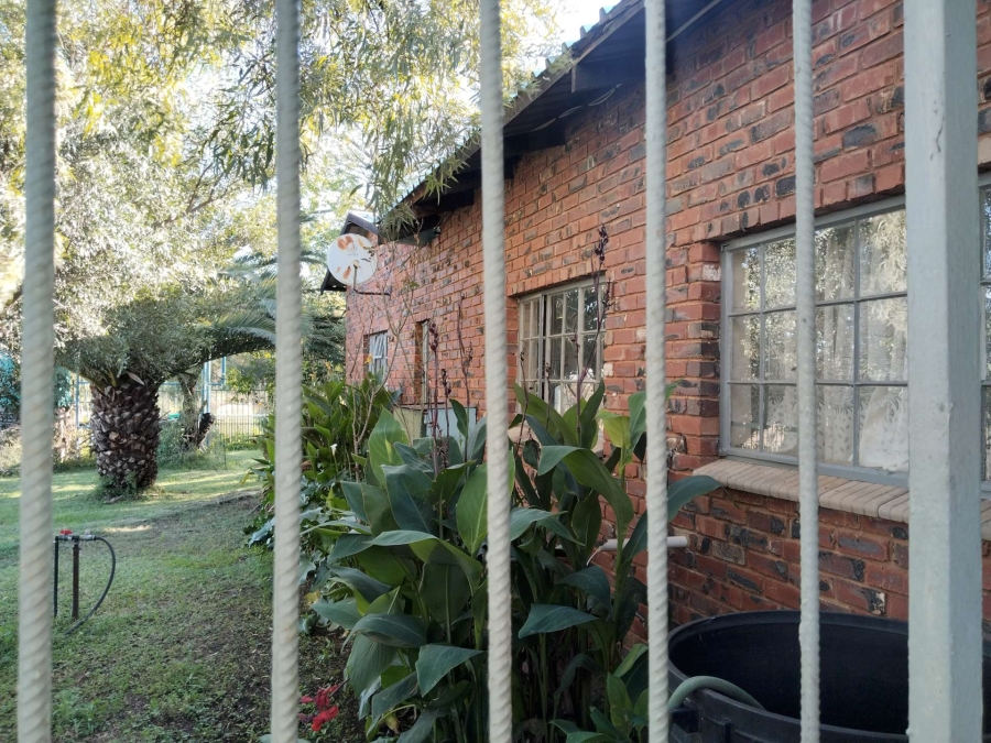 5 Bedroom Property for Sale in Kameeldrift West Gauteng