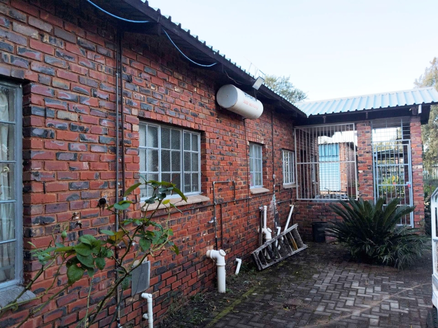 5 Bedroom Property for Sale in Kameeldrift West Gauteng