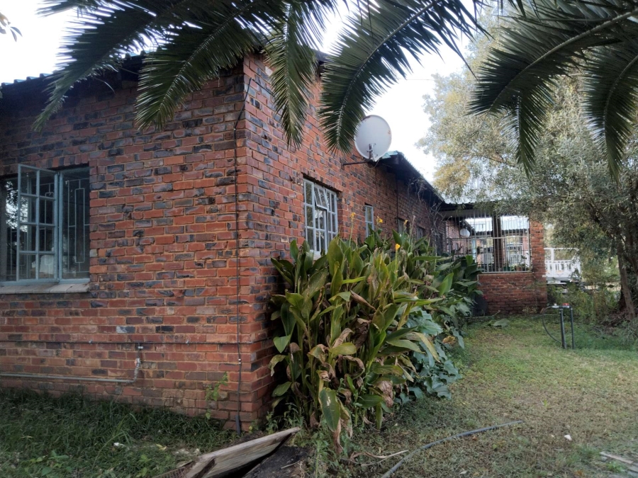 5 Bedroom Property for Sale in Kameeldrift West Gauteng