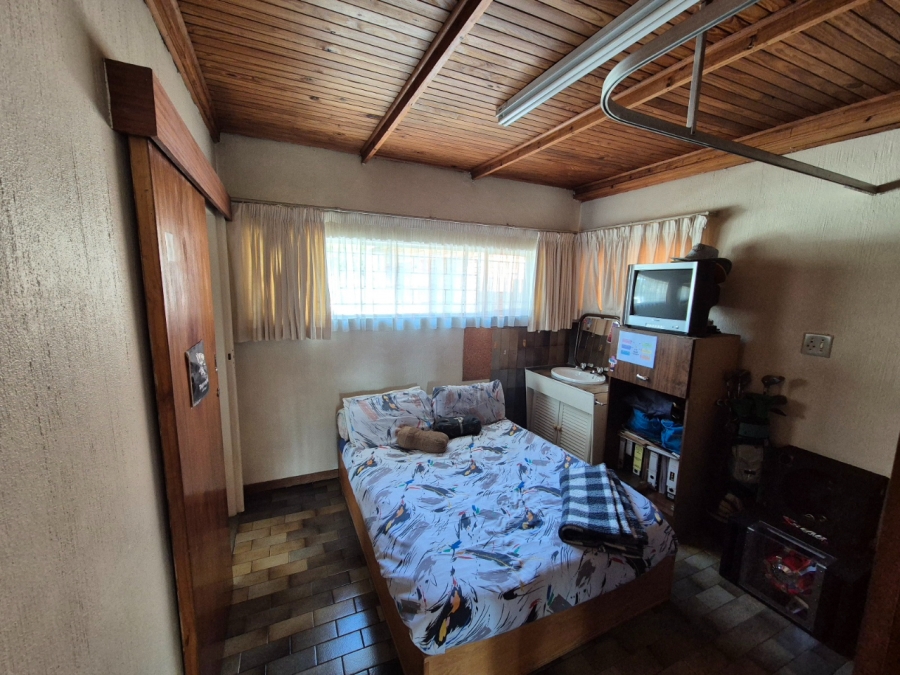 5 Bedroom Property for Sale in East Lynne Gauteng