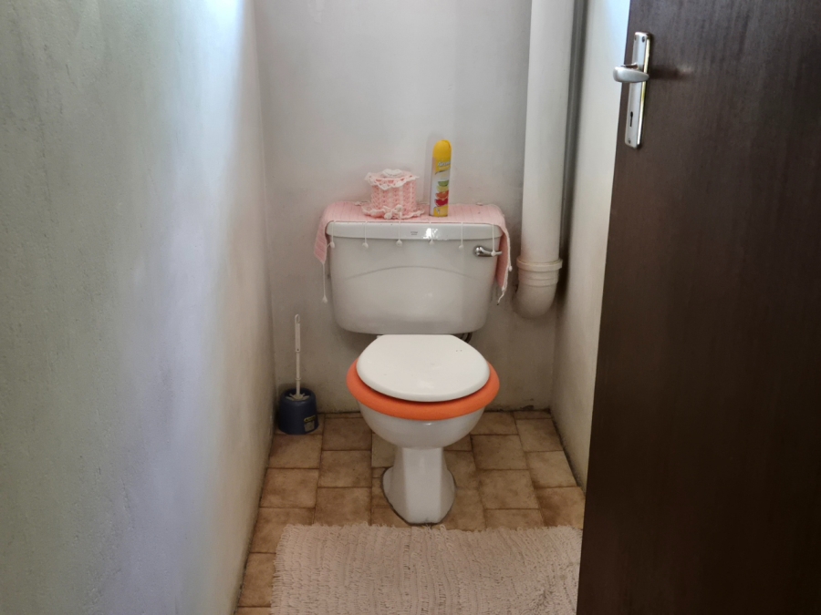 5 Bedroom Property for Sale in East Lynne Gauteng