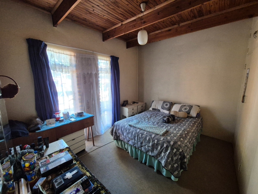 5 Bedroom Property for Sale in East Lynne Gauteng