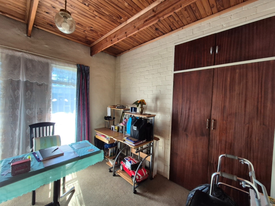 5 Bedroom Property for Sale in East Lynne Gauteng