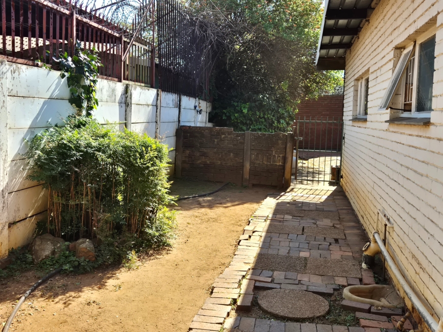5 Bedroom Property for Sale in East Lynne Gauteng