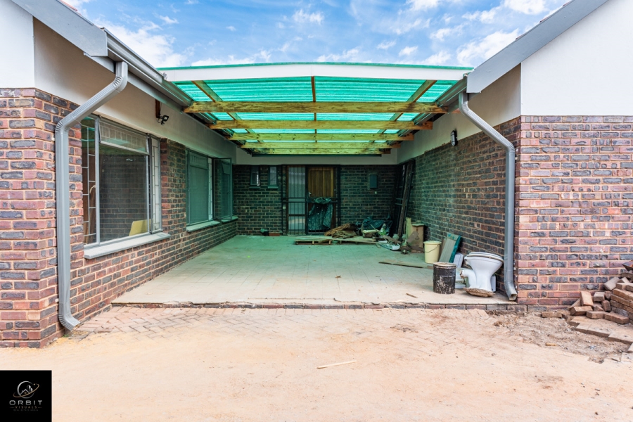 To Let 3 Bedroom Property for Rent in Garsfontein Gauteng