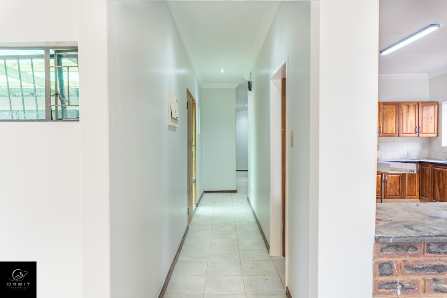 To Let 3 Bedroom Property for Rent in Garsfontein Gauteng