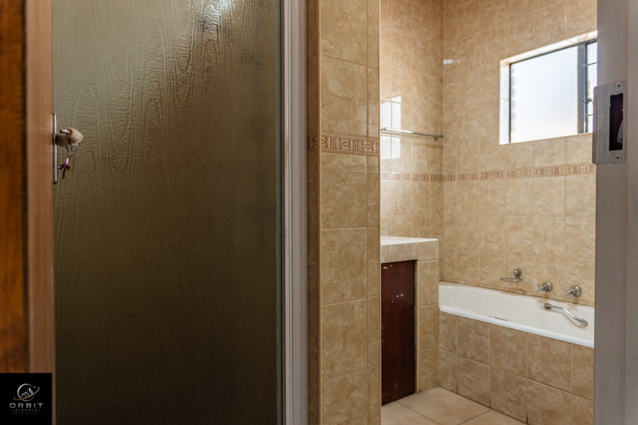 To Let 3 Bedroom Property for Rent in Garsfontein Gauteng