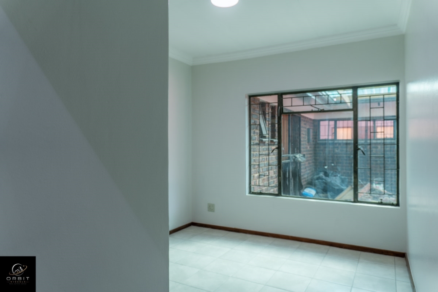 To Let 3 Bedroom Property for Rent in Garsfontein Gauteng