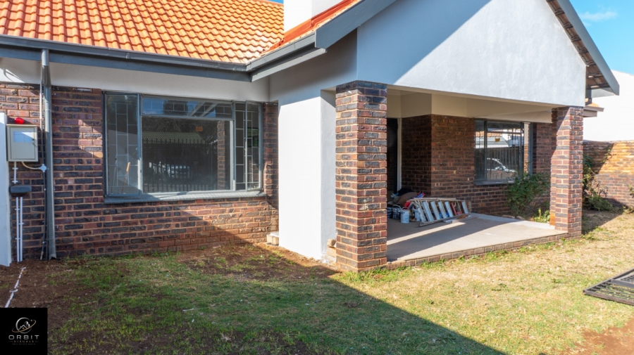 To Let 3 Bedroom Property for Rent in Garsfontein Gauteng