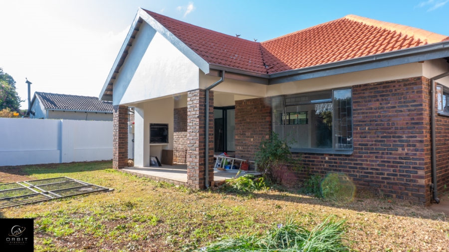 To Let 3 Bedroom Property for Rent in Garsfontein Gauteng