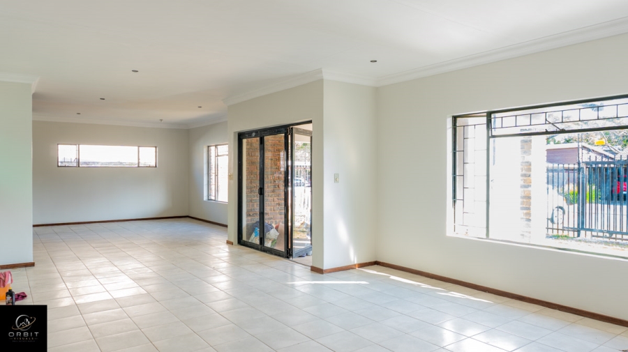 To Let 3 Bedroom Property for Rent in Garsfontein Gauteng