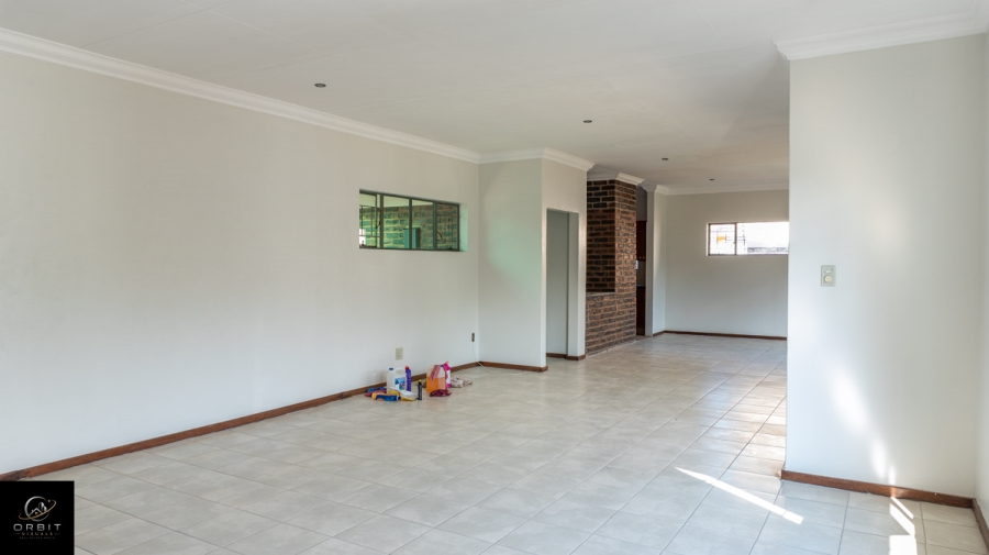 To Let 3 Bedroom Property for Rent in Garsfontein Gauteng