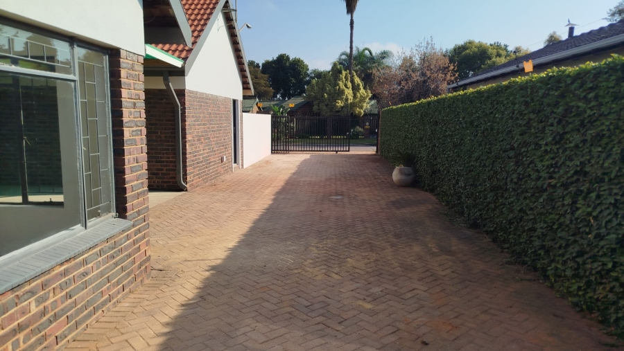 3 Bedroom Property for Sale in Garsfontein Gauteng
